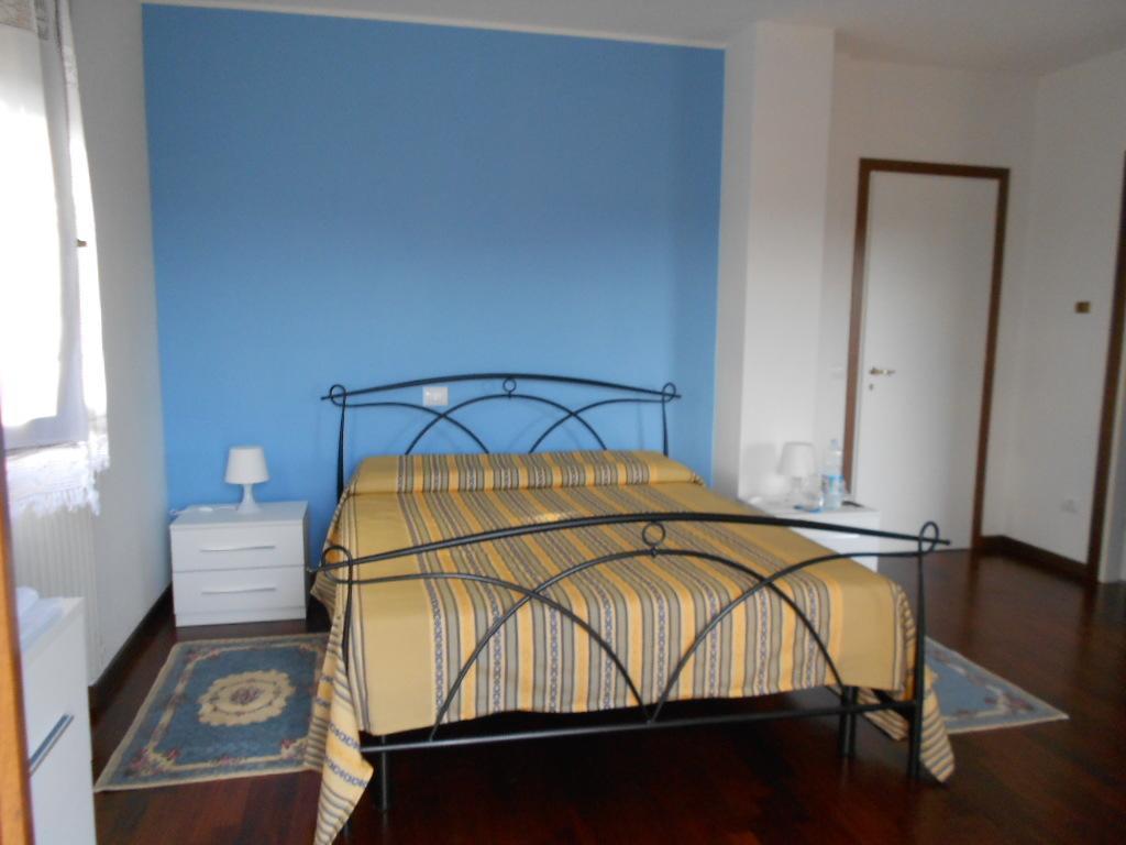 פסארו B&B San Bartolo חדר תמונה